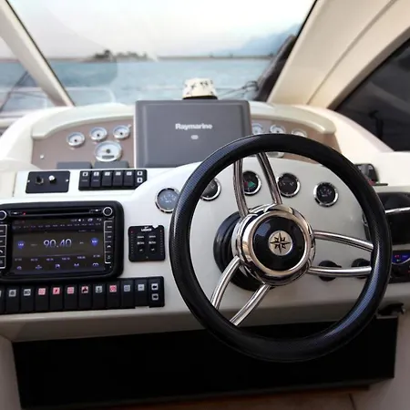 Ekimbey Yacht *