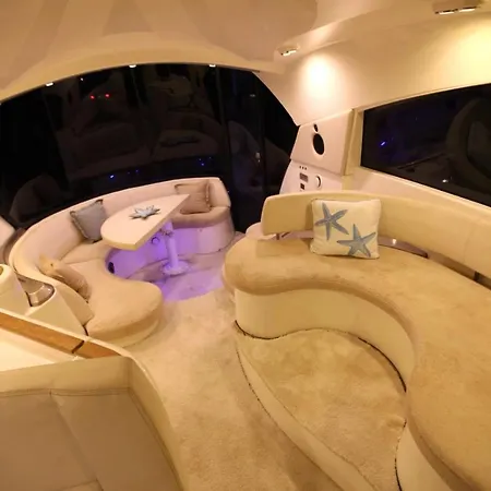 Ekimbey Yacht 船屋 *